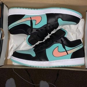 Bought these during summer just never wear them pretty much brand new.